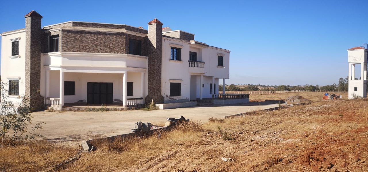 Villa avec grand terrain