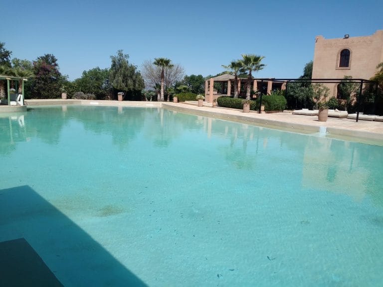 Acheter un hôtel au Maroc en 2026 : prix, démarches et pièges à éviter