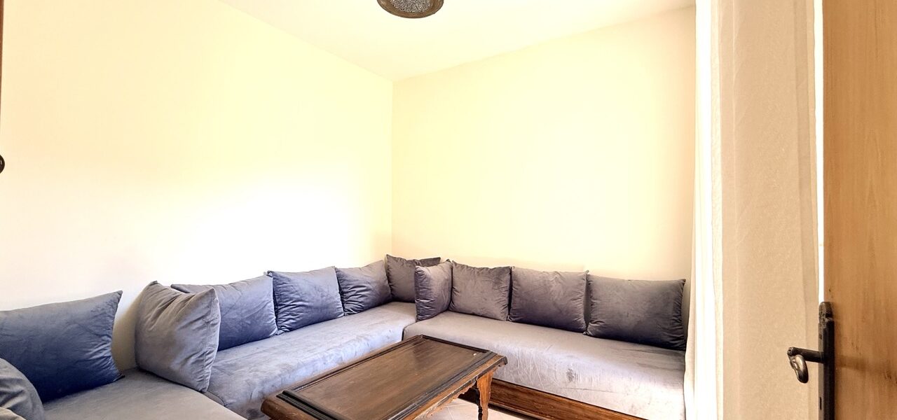 Petit salon lumineux – appartement 3 chambres à vendre Marrakech