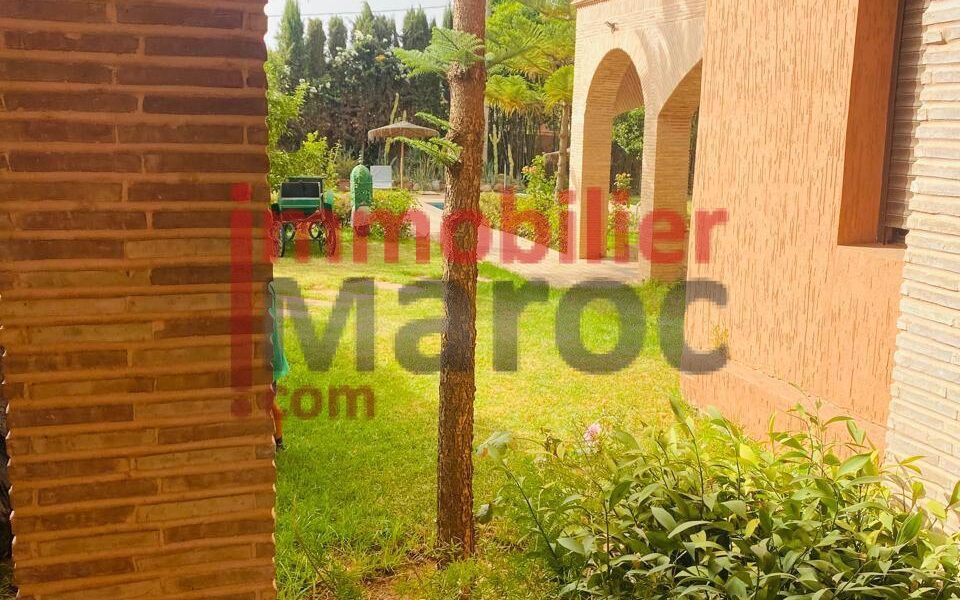 Villa à Vendre – Route de l’Ourika, 25 km de Marrakech | 5 Chambres | Piscine | Vue Atlas