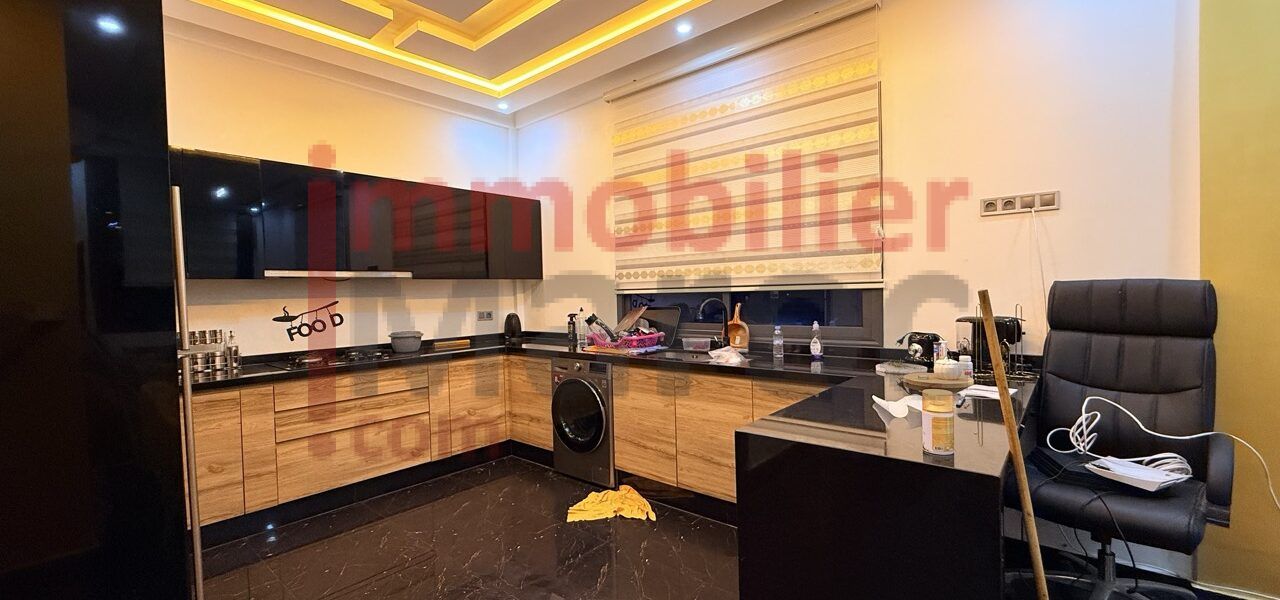 Villa avec piscine à vendre ou à louer – 260 m² – À 10 min de Marrakech