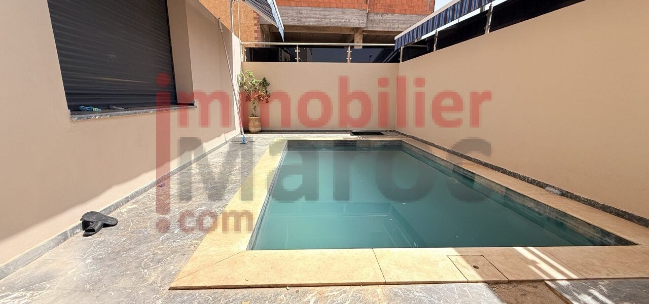 Villa avec piscine à vendre ou à louer – 260 m² – À 10 min de Marrakech