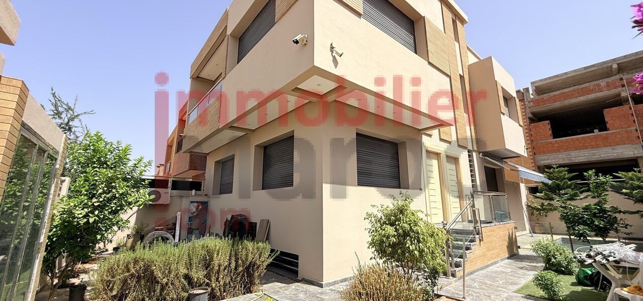 Villa avec piscine à vendre ou à louer – 260 m² – À 10 min de Marrakech