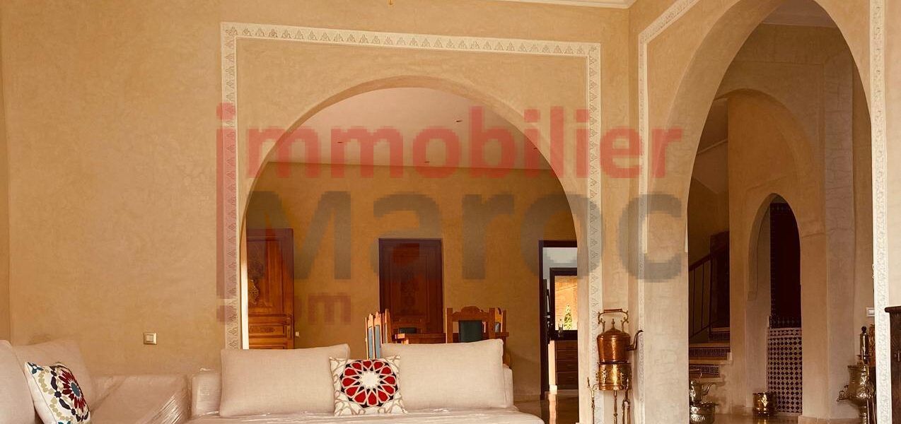Villa à Vendre – Route de l’Ourika, 25 km de Marrakech | 5 Chambres | Piscine | Vue Atlas