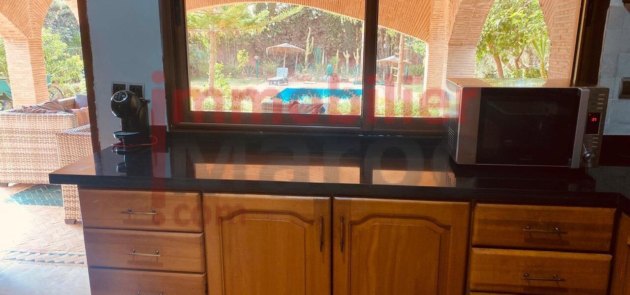 Villa à Vendre – Route de l’Ourika, 25 km de Marrakech | 5 Chambres | Piscine | Vue Atlas