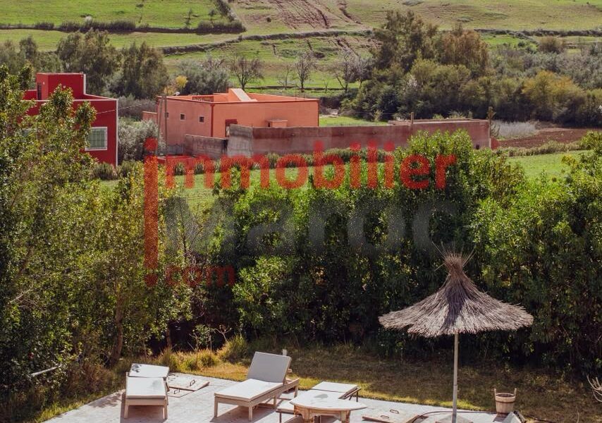Villa d’hôtes de charme à vendre – 1 hectare entre Tahanaout et l’Ourika