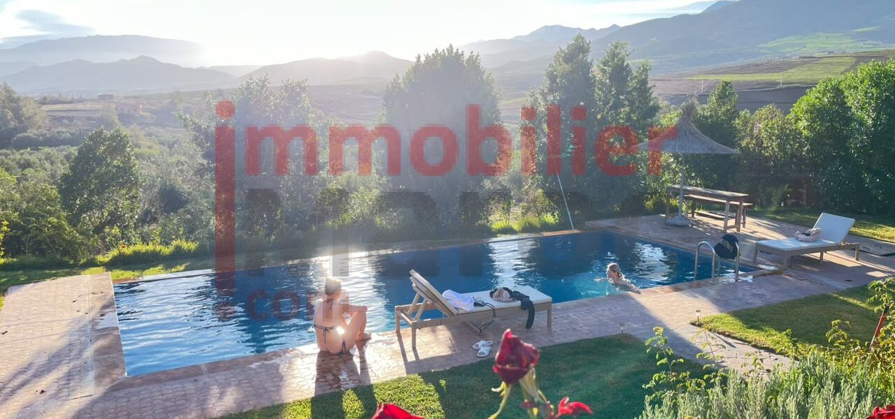 Villa d’hôtes de charme à vendre – 1 hectare entre Tahanaout et l’Ourika