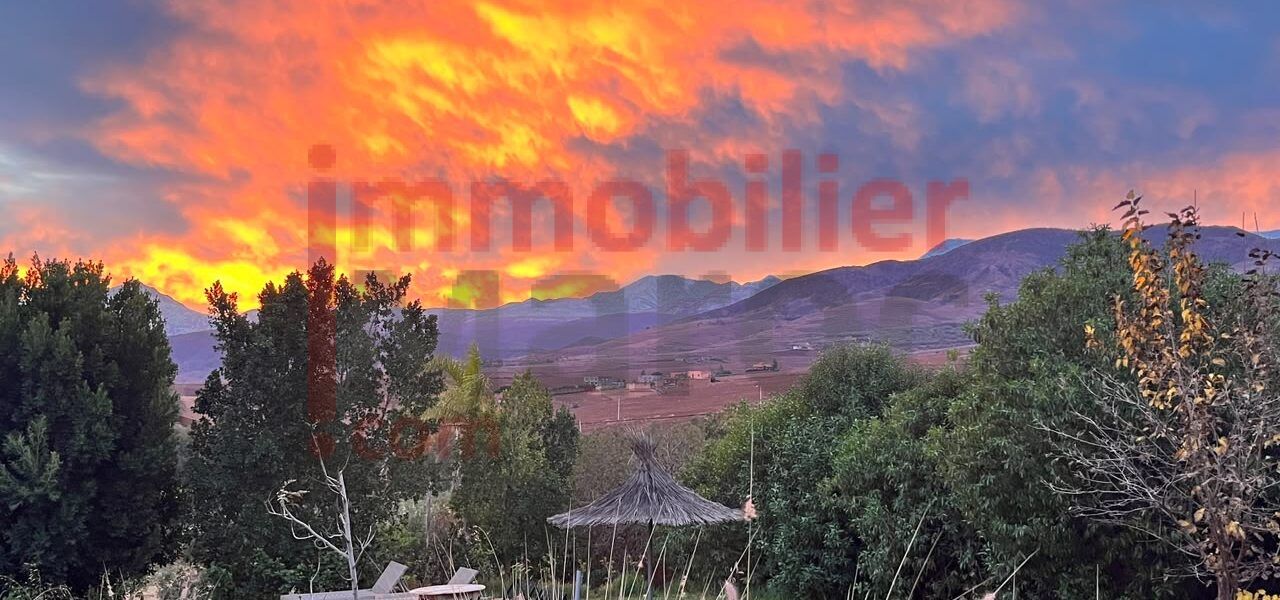 Villa d’hôtes de charme à vendre – 1 hectare entre Tahanaout et l’Ourika