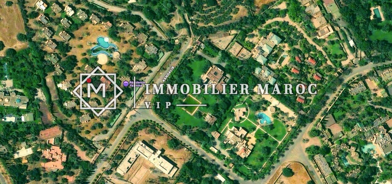 Vue satellite du terrain d'un hectare à vendre au cœur de la Palmeraie de Marrakech