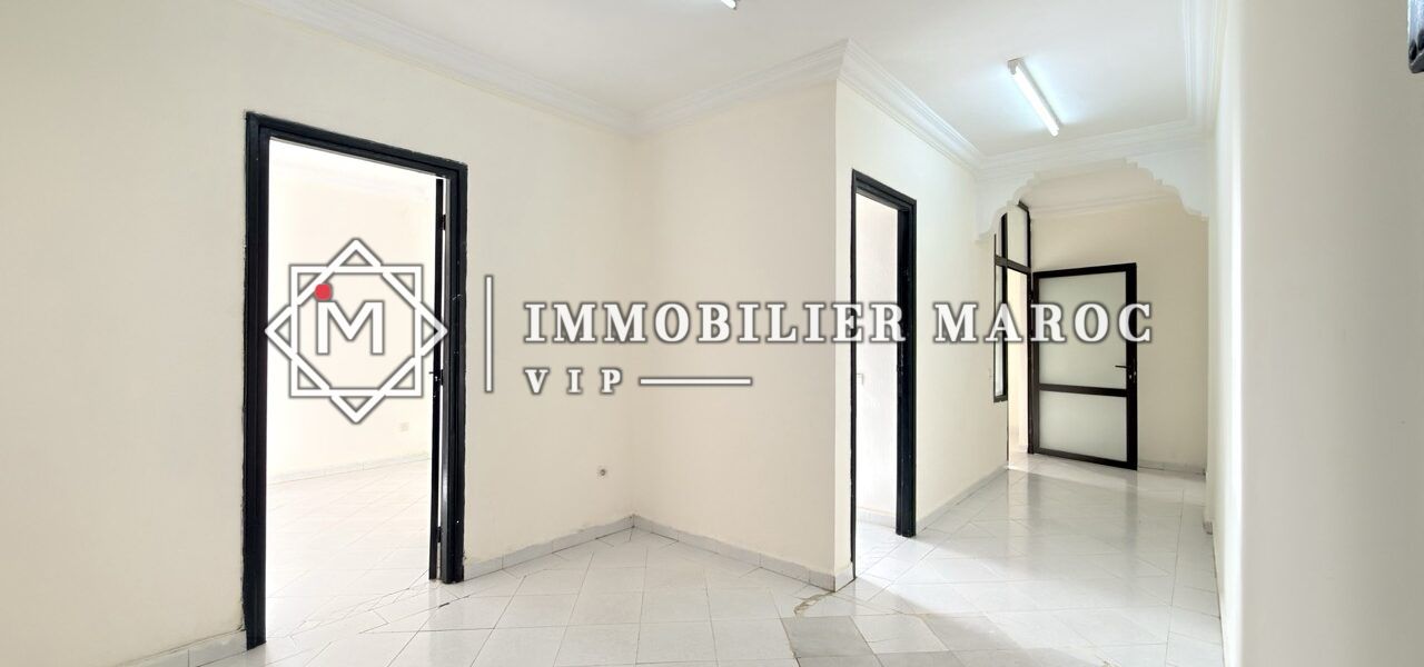 Bureau à louer à Guéliz, Marrakech, près du Carré Eden : entrée et dégagement du plateau de 90 m²