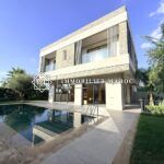 Façade et piscine, villa à vendre au Golf d'Amelkis, Marrakech