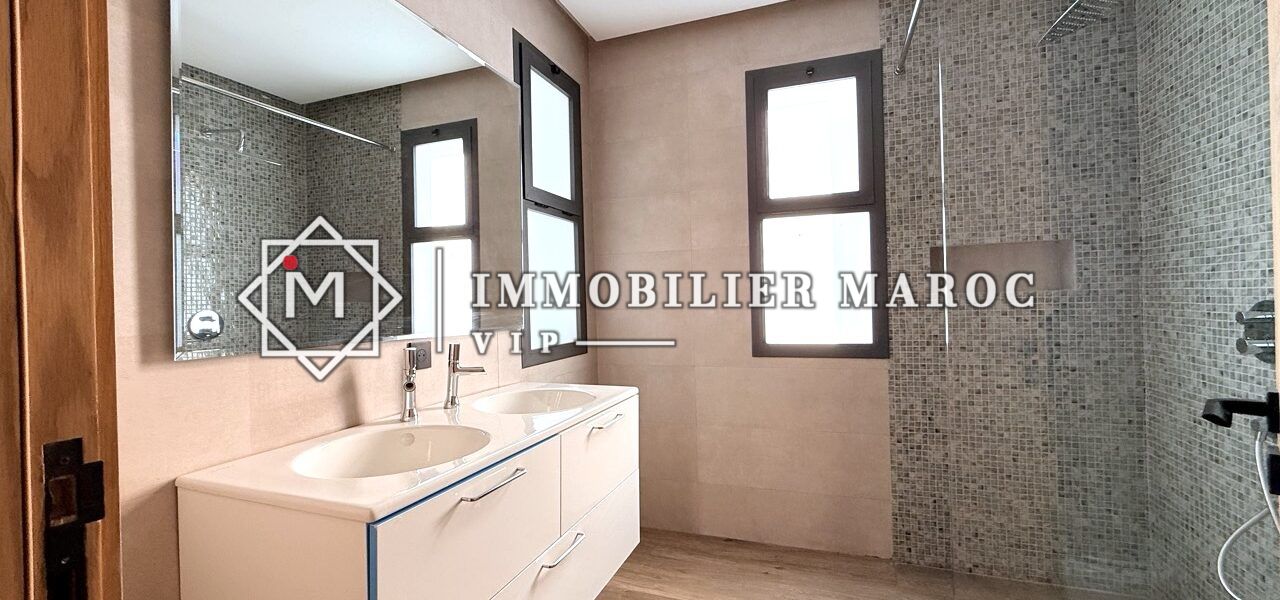 Salle de bain avec douche, villa à vendre au Golf d'Amelkis, Marrakech