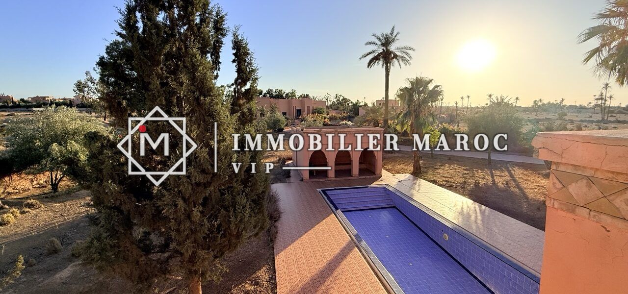 Piscine du riad 1 au coucher du soleil – maison d'hôtes à vendre à la Palmeraie de Marrakech