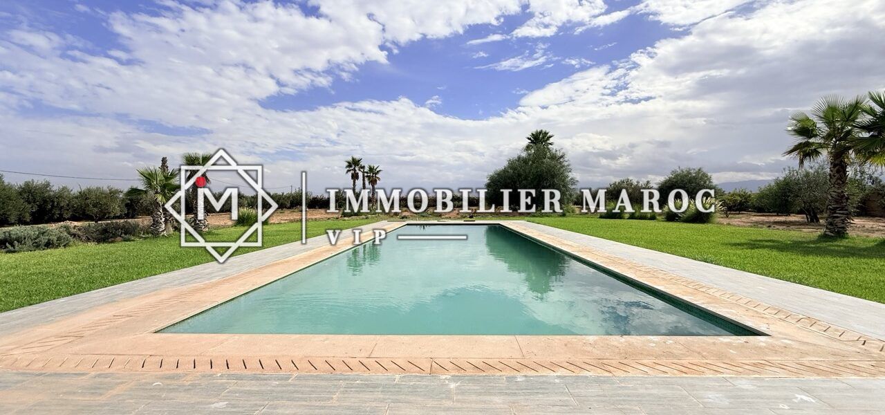 Villa de Plain-Pied à Vendre Route d’Amizmiz, Marrakech – 4 Suites, Piscine, Vue Atlas, 1 Hectare