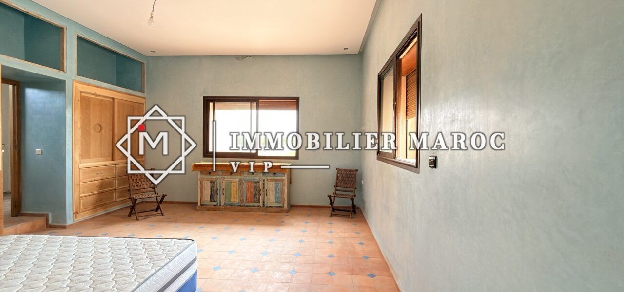 Villa de Plain-Pied à Vendre Route d’Amizmiz, Marrakech – 4 Suites, Piscine, Vue Atlas, 1 Hectare