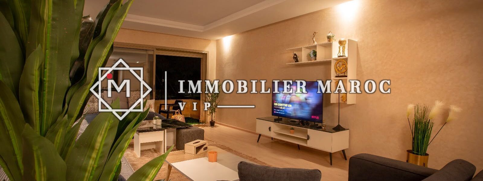 Salon meublé avec coin télévision, appartement à louer à Prestigia, Marrakech